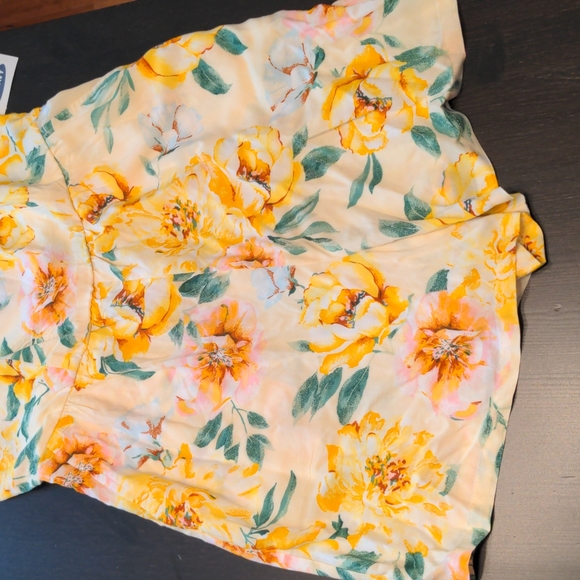 Ladies Floral Romper Small - Picture 2 of 3